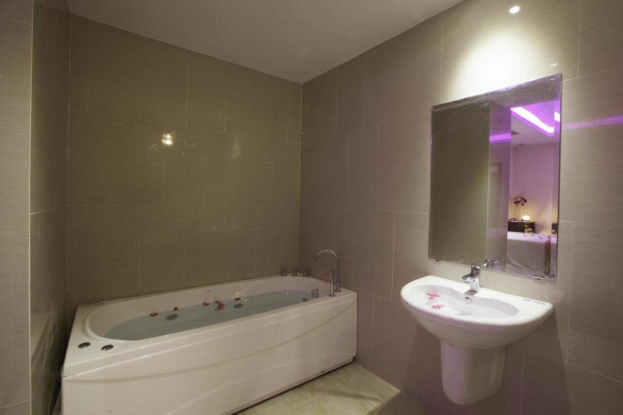 Khanh Linh Hotel Pleiku Buitenkant foto