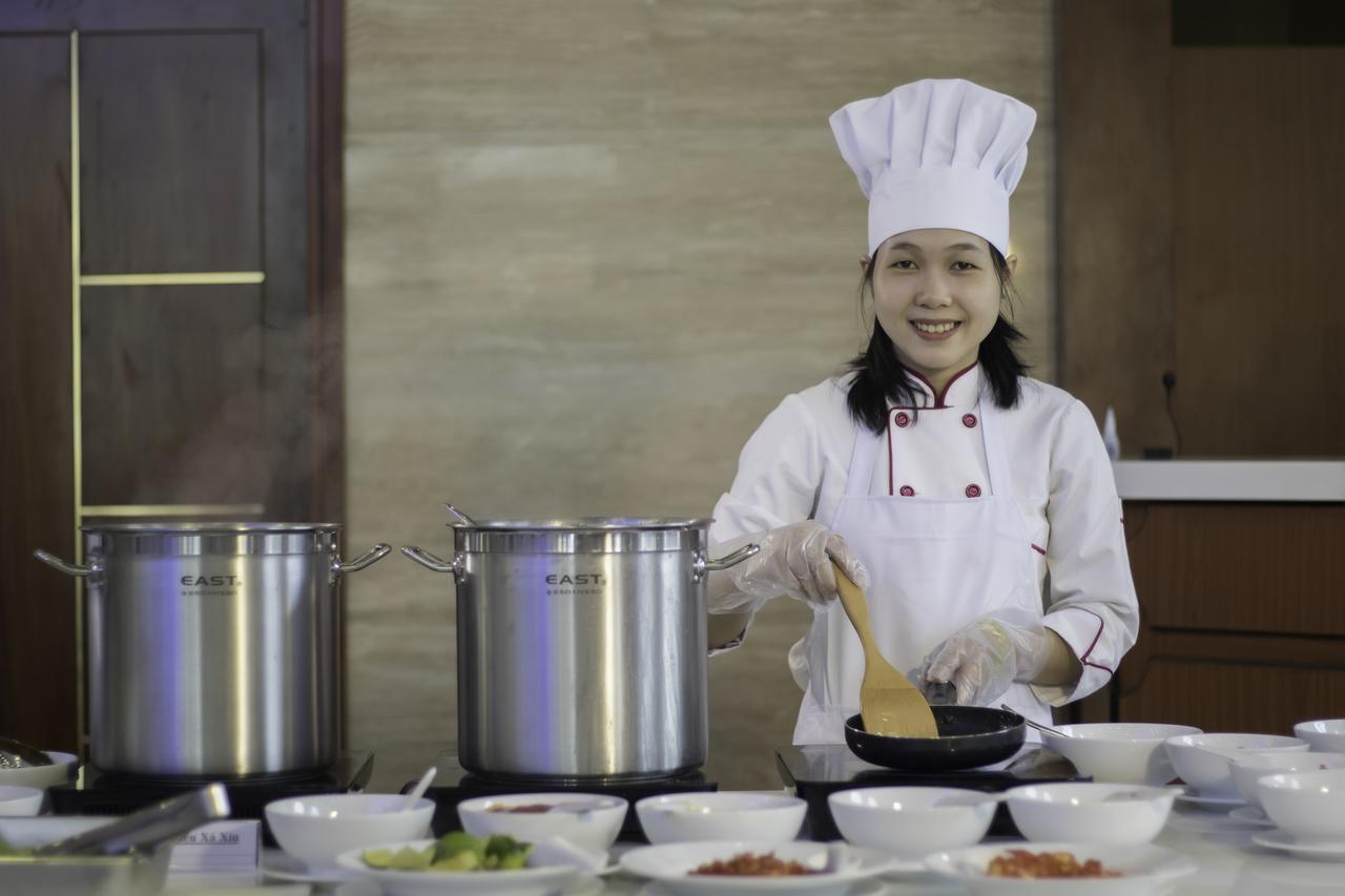 Khanh Linh Hotel Pleiku Buitenkant foto