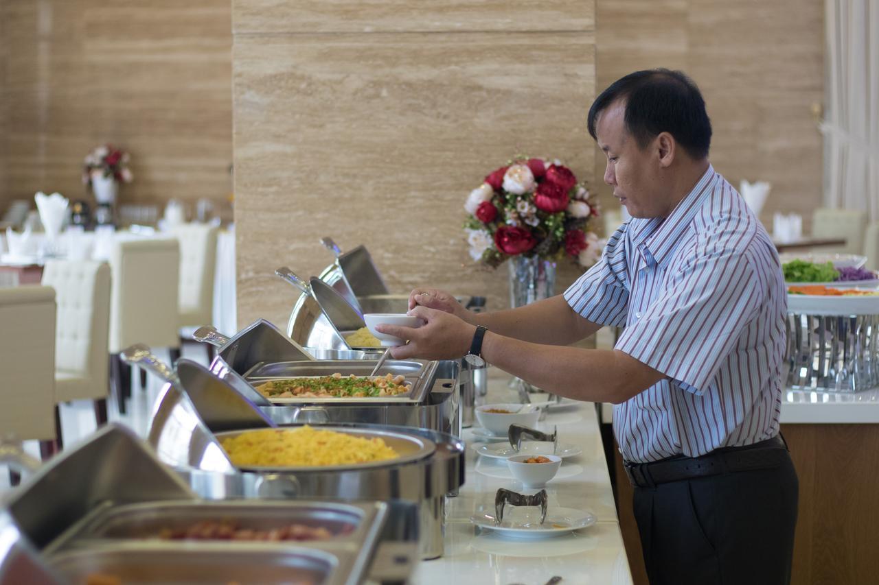 Khanh Linh Hotel Pleiku Buitenkant foto