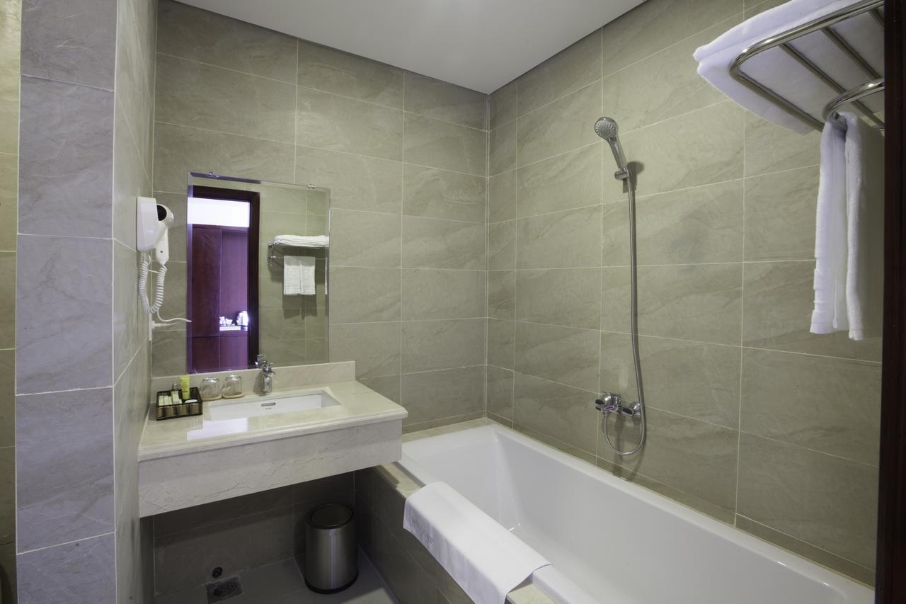 Khanh Linh Hotel Pleiku Buitenkant foto